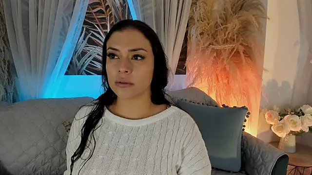 Nicolle W online show from 06/01/26, 11:43