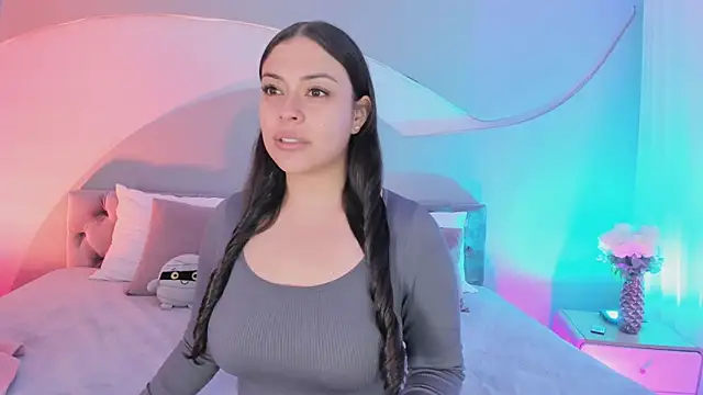 Snapshot of Nicolle_W chatting on 10/27/25, 11:55 Nicolle W online show from 10/27/25, 11:55