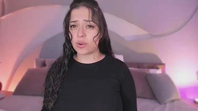 Snapshot of Nicolle_W chatting on 11/29/25, 11:54 Nicolle W online show from 11/29/25, 11:54