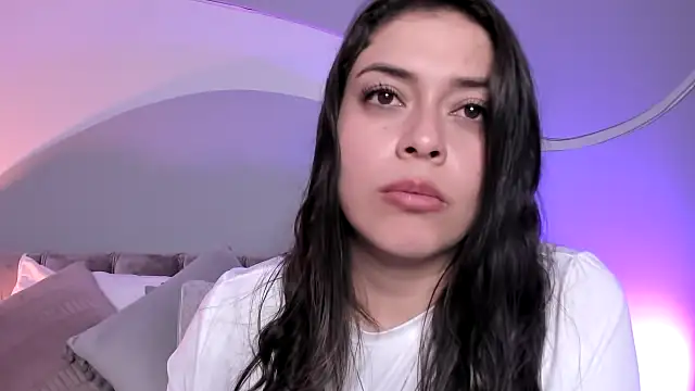 Snapshot of Nicolle_W chatting on 03/10/25, 02:48 Nicolle W online show from 03/10/25, 02:48