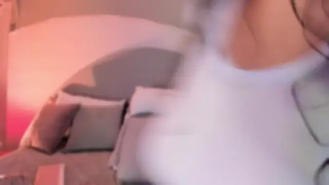 Snapshot of Nicolle_W chatting on 11/15/25, 11:58 Nicolle W online show from 11/15/25, 11:58