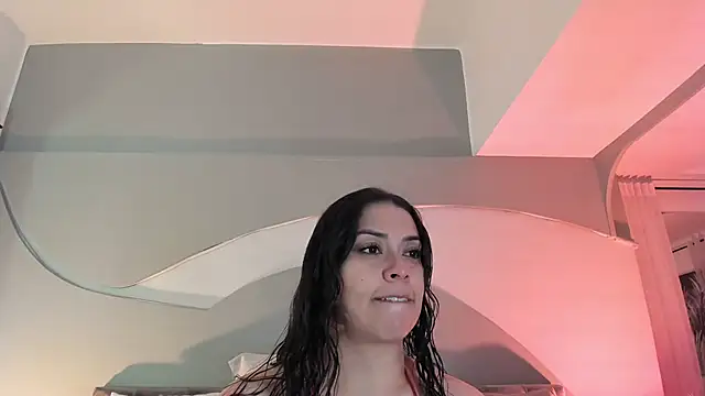 Snapshot of Nicolle_W chatting on 10/08/25, 11:45 Nicolle W online show from 10/08/25, 11:45