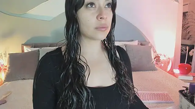 Snapshot of Nicolle_W chatting on 10/22/25, 11:42 Nicolle W online show from 10/22/25, 11:42