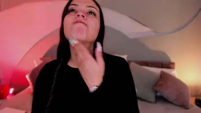 Nicolle W online show from 02/05/26, 12:01