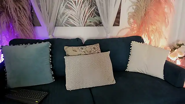 Nicolle W online show from 04/17/26, 11:46