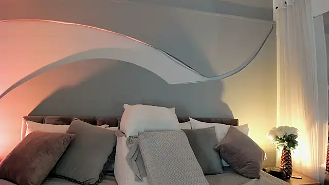 Nicolle W online show from 02/10/26, 11:42