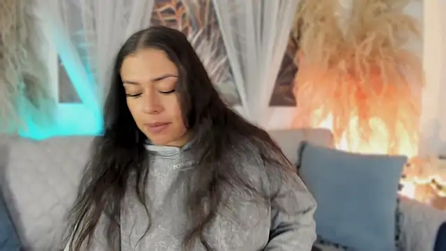 Nicolle W online show from 06/20/26, 11:48