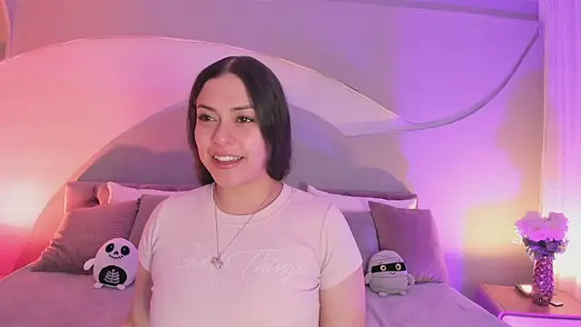 Snapshot of Nicolle_W chatting on 10/30/25, 11:52 Nicolle W online show from 10/30/25, 11:52