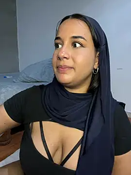 Snapshot of Maryam_yamal chatting on 12/27/24, 02:04 Maryam yamal online show from 12/27/24, 02:04