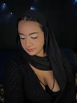 Snapshot of Maryam_yamal chatting on 10/18/25, 09:17 Maryam yamal online show from 10/18/25, 09:17