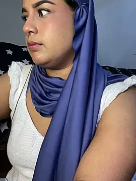 Snapshot of Maryam_yamal chatting on 01/22/25, 11:32 Maryam yamal online show from 01/22/25, 11:32