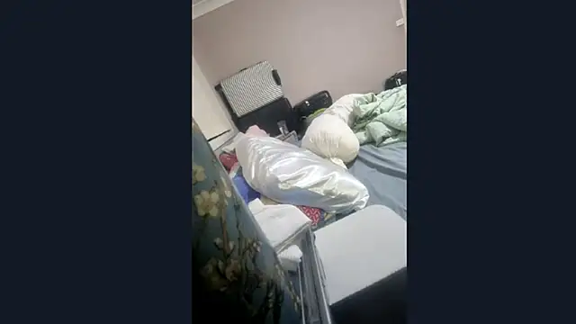 AmateurGuy23 online show from 12/31/24, 03:31