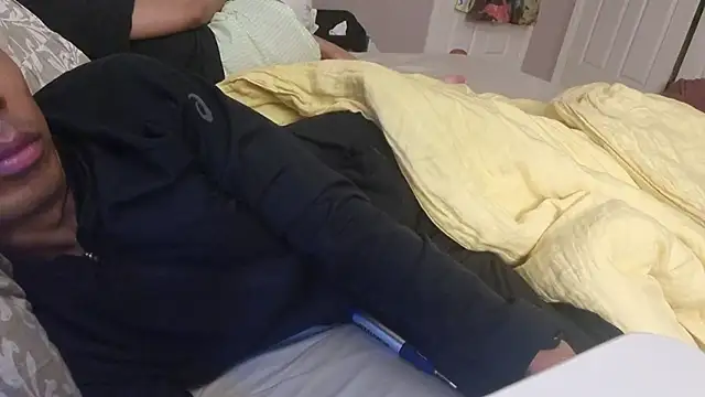 AmateurGuy23 online show from 11/24/25, 05:13