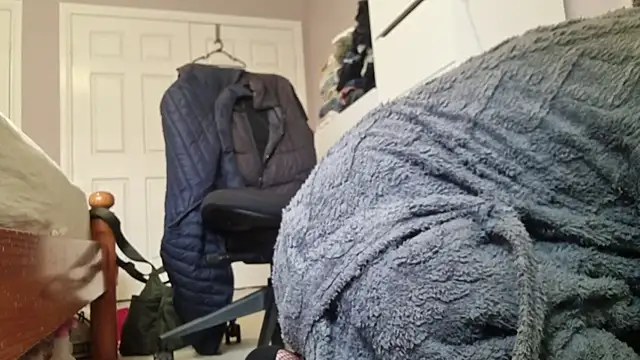 AmateurGuy23 online show from 10/27/25, 04:24