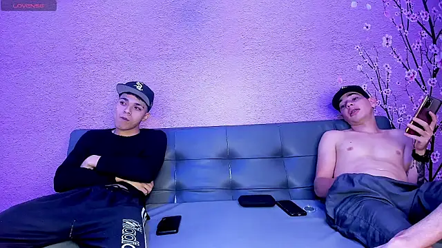 Snapshot of SecretsParty chatting on 10/18/25, 03:30 SecretsParty online show from 10/18/25, 03:30