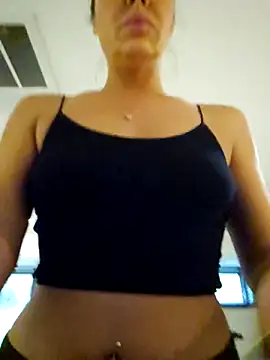 Snapshot of RebeccaXO_ chatting on 04/28/26, 08:24 RebeccaXO online show from 04/28/26, 08:24