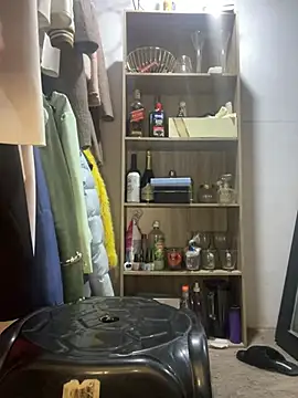 Snapshot of DulceMya6 chatting on 12/20/24, 11:37 DulceMya6 online show from 12/20/24, 11:37