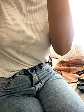 Snapshot of DulceMya6 chatting on 11/19/25, 05:46 DulceMya6 online show from 11/19/25, 05:46