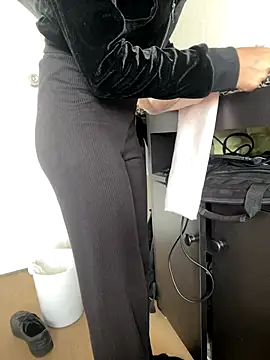 Snapshot of DulceMya6 chatting on 11/04/25, 01:26 DulceMya6 online show from 11/04/25, 01:26