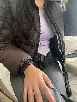 Snapshot of DulceMya6 chatting on 10/07/25, 12:50 DulceMya6 online show from 10/07/25, 12:50