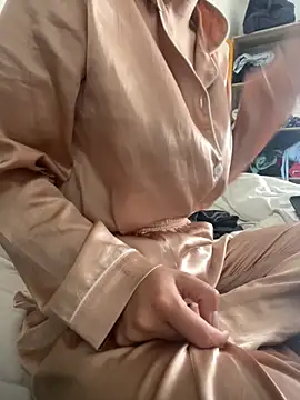 Snapshot of DulceMya6 chatting on 10/24/25, 12:59 DulceMya6 online show from 10/24/25, 12:59