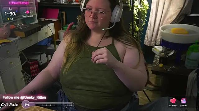 Snapshot of Geeky_Kitten chatting on 09/23/25, 05:25 Geeky Kitten online show from 09/23/25, 05:25