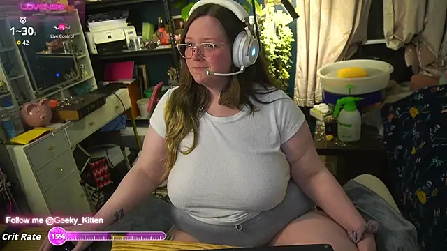 Snapshot of Geeky_Kitten chatting on 09/21/25, 02:06 Geeky Kitten online show from 09/21/25, 02:06