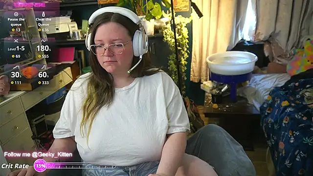 Snapshot of Geeky_Kitten chatting on 09/14/25, 02:50 Geeky Kitten online show from 09/14/25, 02:50