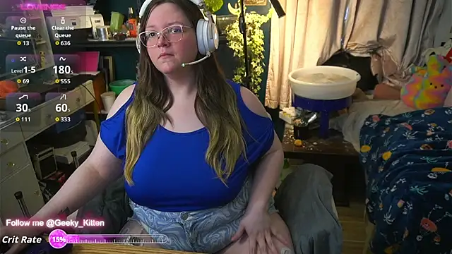 Snapshot of Geeky_Kitten chatting on 09/12/25, 01:22 Geeky Kitten online show from 09/12/25, 01:22