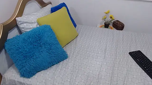 emiliaa hot online show from 03/05/25, 10:21