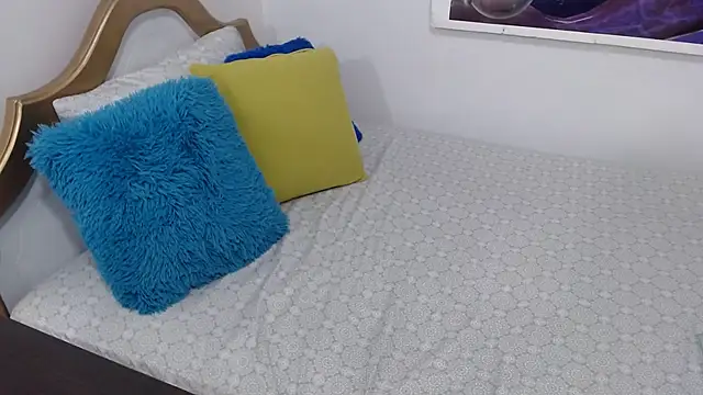 emiliaa hot online show from 02/15/25, 09:28