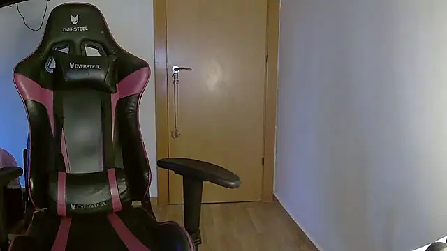 Snapshot of Vampirosa chatting on 01/09/26, 02:13 Vampirosa online show from 01/09/26, 02:13