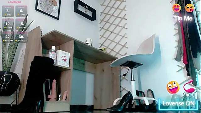 myla sarah online show from 11/15/25, 09:30