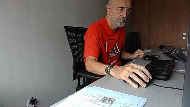 Snapshot of Herba_Mare chatting on 10/17/25, 11:12 Herba Mare online show from 10/17/25, 11:12