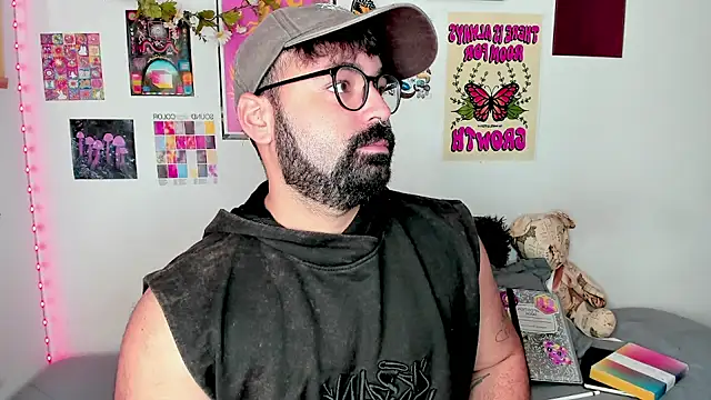 Snapshot of johnnyalx chatting on 10/14/25, 08:20 johnnyalx online show from 10/14/25, 08:20