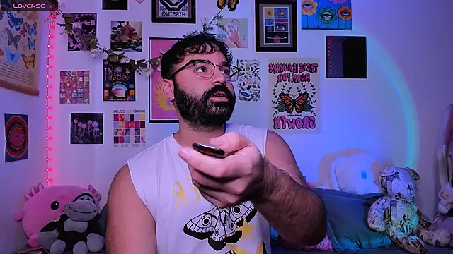 Snapshot of johnnyalx chatting on 02/15/26, 06:07 johnnyalx online show from 02/15/26, 06:07