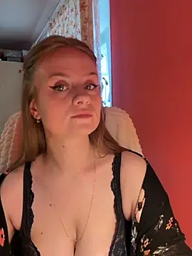 Snapshot of SophiaSweet_ chatting on 03/03/26, 07:04 SophiaSweet online show from 03/03/26, 07:04