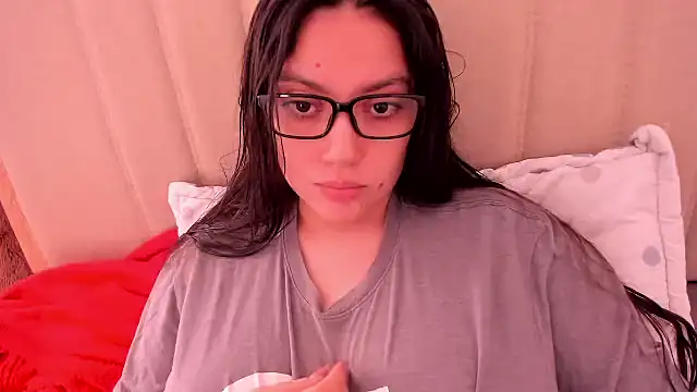 Snapshot of roniewester chatting on 05/15/26, 02:59 roniewester online show from 05/15/26, 02:59