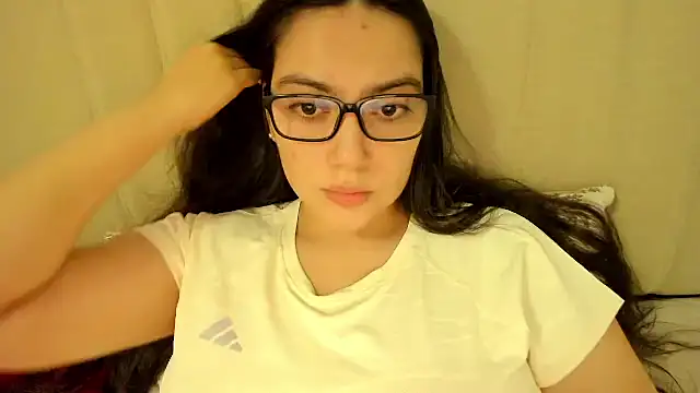 Snapshot of roniewester chatting on 07/03/26, 10:27 roniewester online show from 07/03/26, 10:27