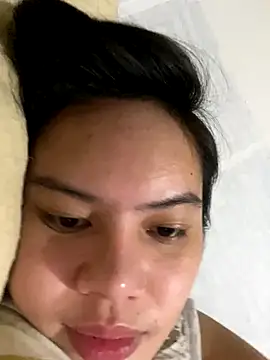 Snapshot of Hebefemme chatting on 12/13/25, 08:04 Hebefemme online show from 12/13/25, 08:04