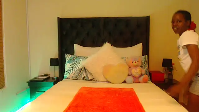 Sexynaughty Gal online show from 12/24/24, 06:28