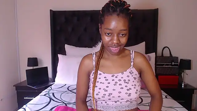 Sexynaughty Gal online show from 01/12/25, 07:21