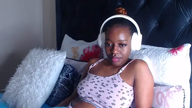 Sexynaughty Gal online show from 07/18/26, 01:14