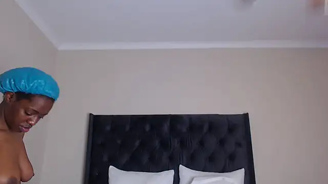 Sexynaughty Gal online show from 11/23/25, 09:25