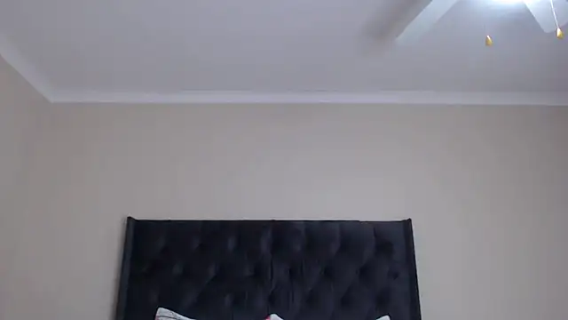 Sexynaughty Gal online show from 06/12/26, 07:33