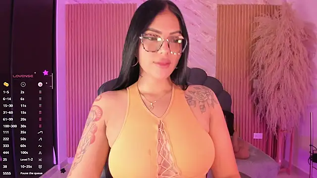 karol green  online show from 10/21/25, 03:39