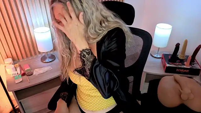 MarianL0ve online show from 04/07/26, 09:33