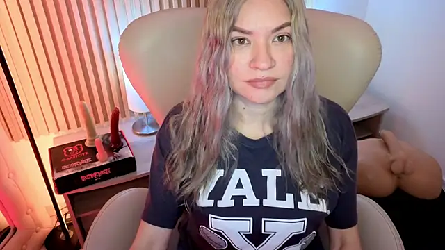 MarianL0ve online show from 10/07/25, 02:40