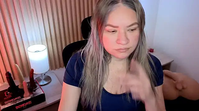 MarianL0ve online show from 11/08/25, 10:41