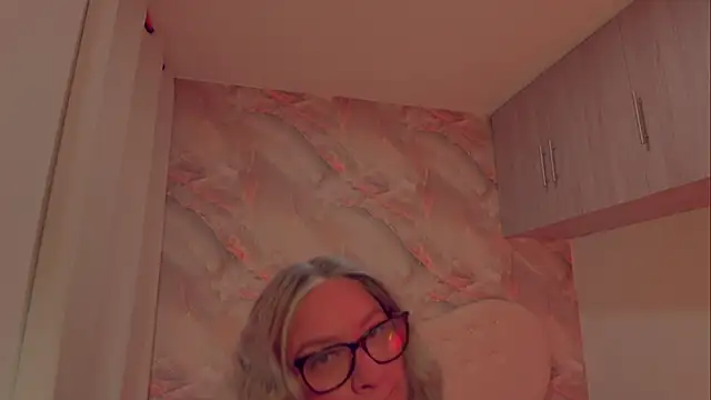 MarianL0ve online show from 09/12/25, 10:37